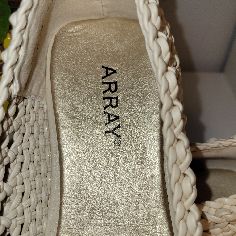 Array Tori Women's Natural Color Slip On Flats. 8… - image 3